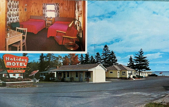 Holiday Motel - Vintage Postcard (newer photo)
